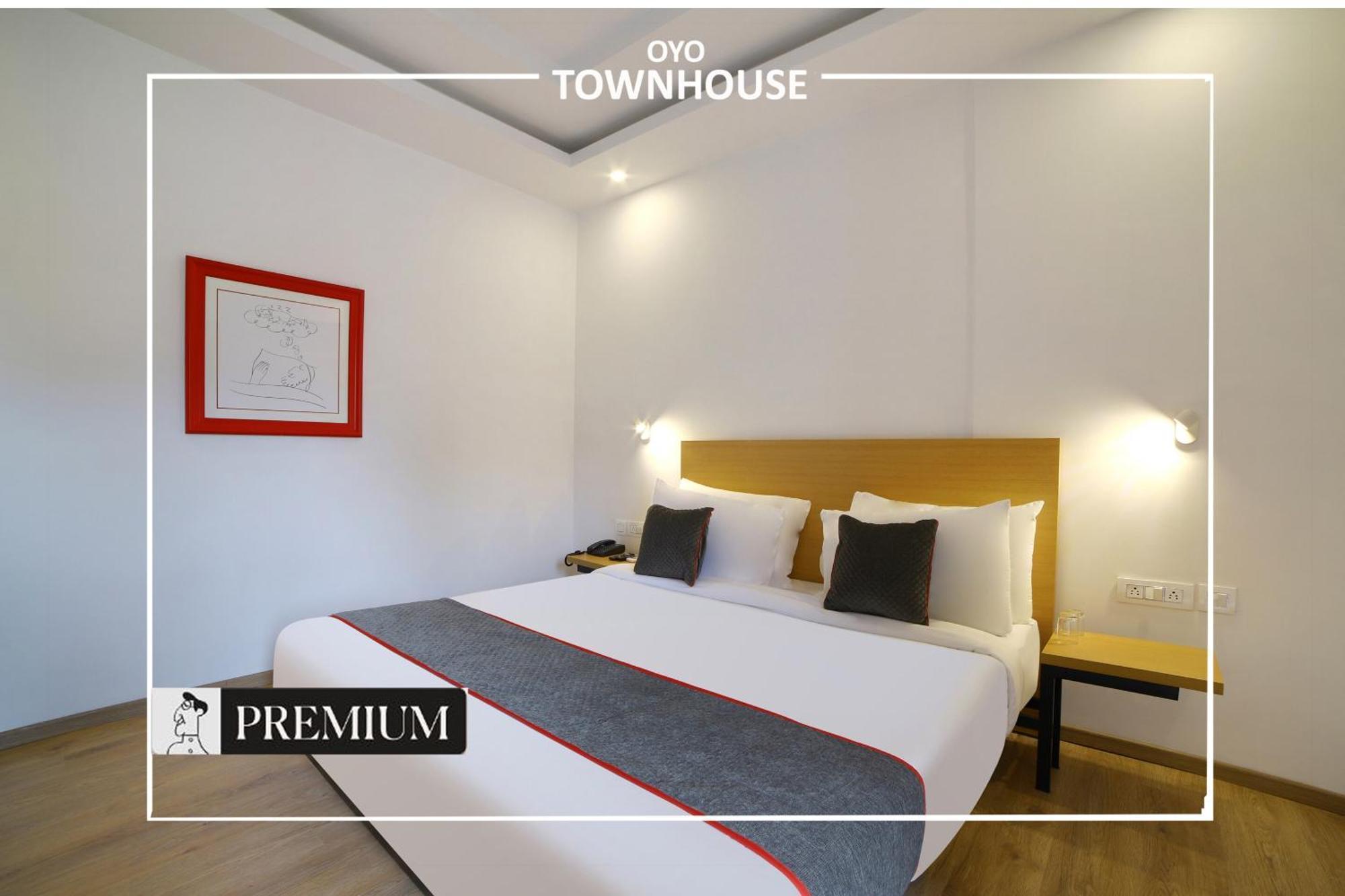 Oyo Townhouse 120 Shushant Lok Gurgaon Ngoại thất bức ảnh