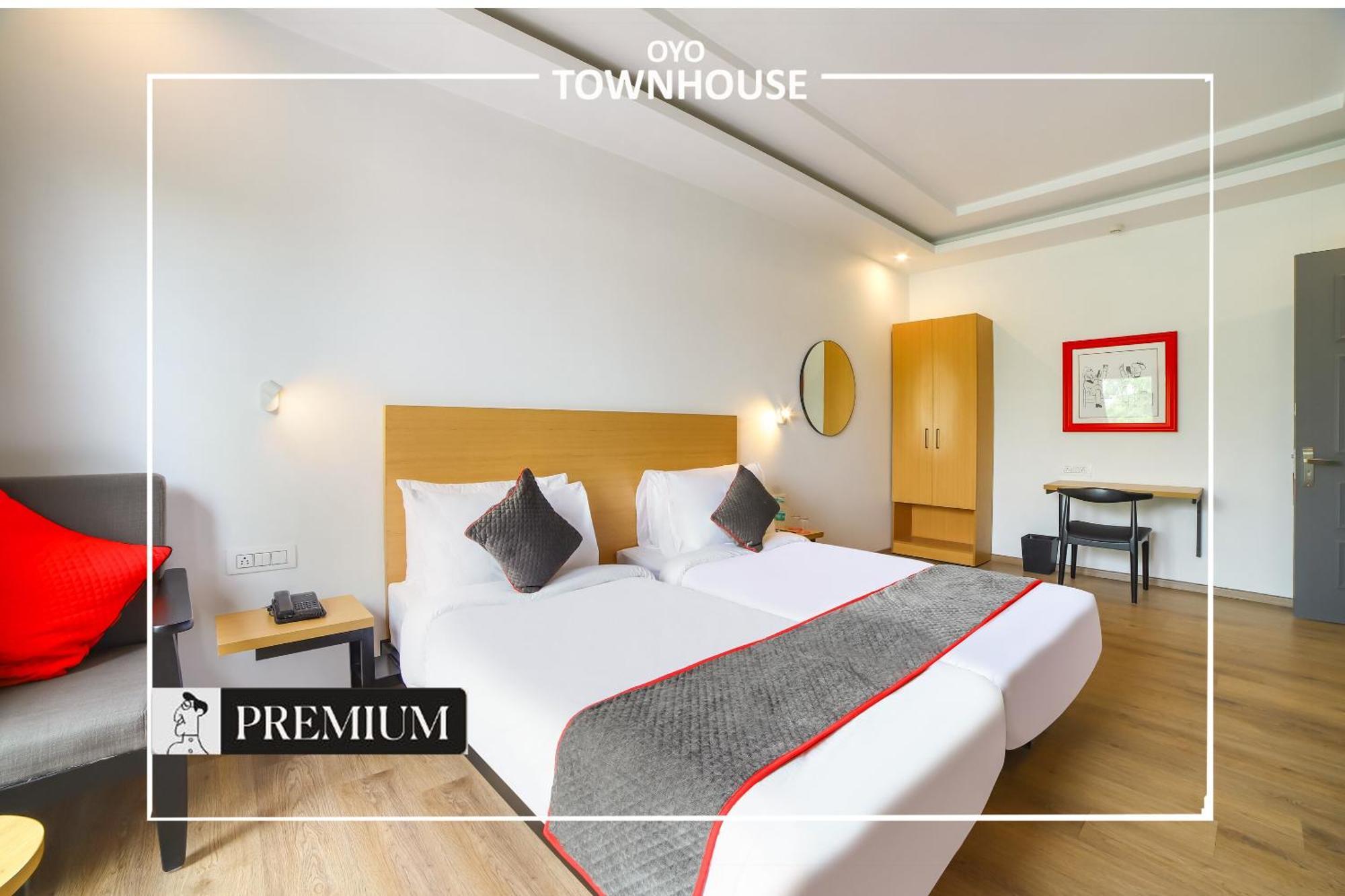 Oyo Townhouse 120 Shushant Lok Gurgaon Ngoại thất bức ảnh