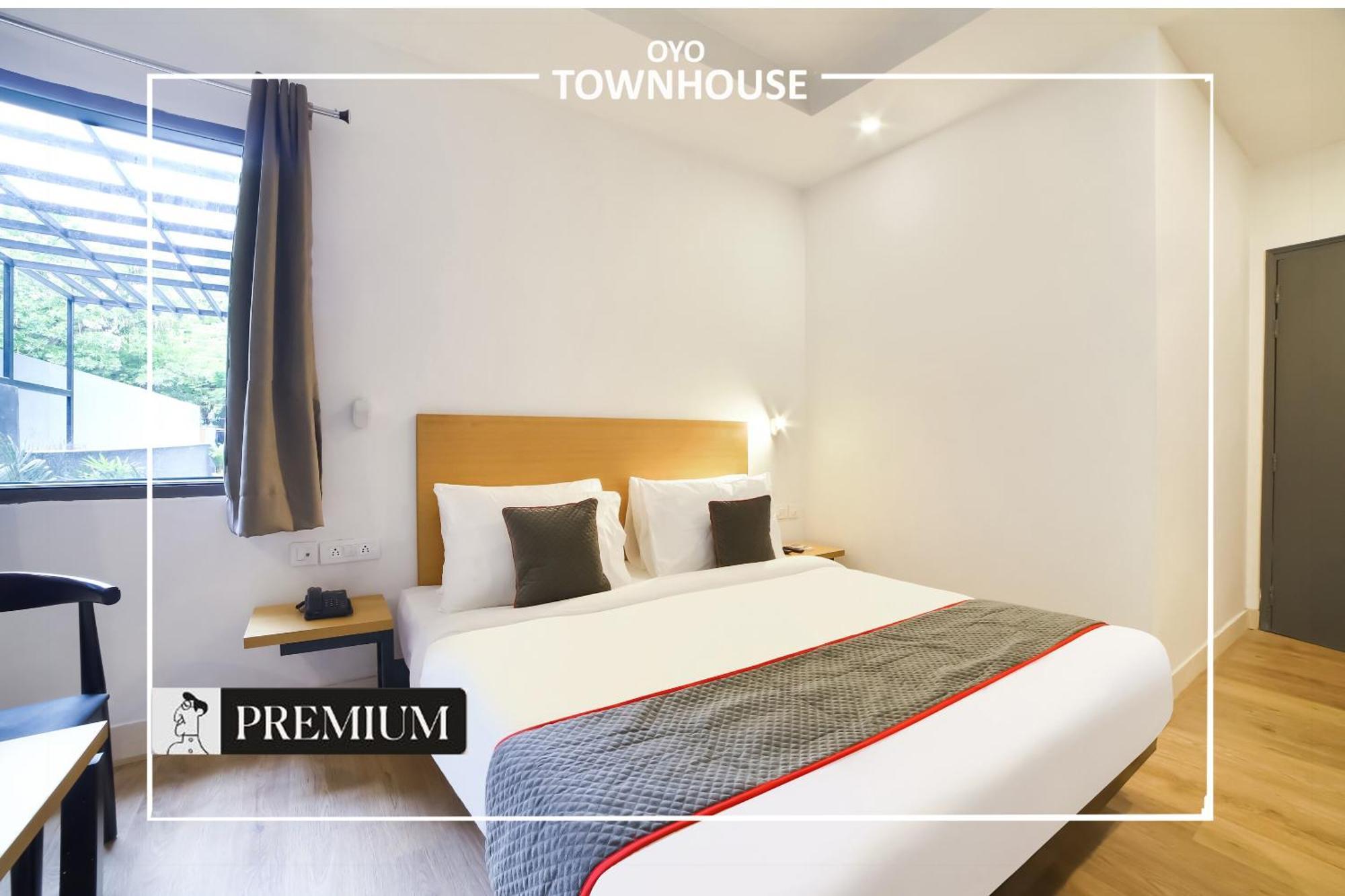 Oyo Townhouse 120 Shushant Lok Gurgaon Ngoại thất bức ảnh