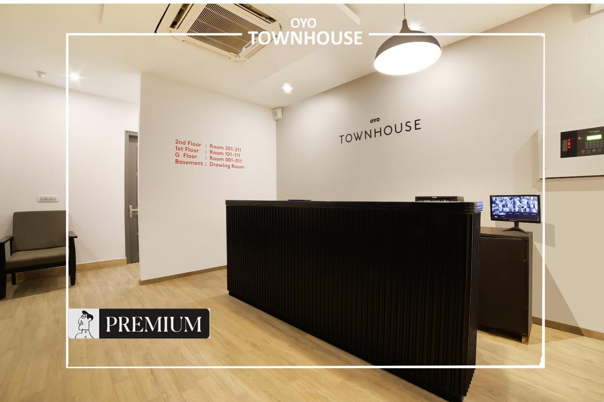 Oyo Townhouse 120 Shushant Lok Gurgaon Ngoại thất bức ảnh
