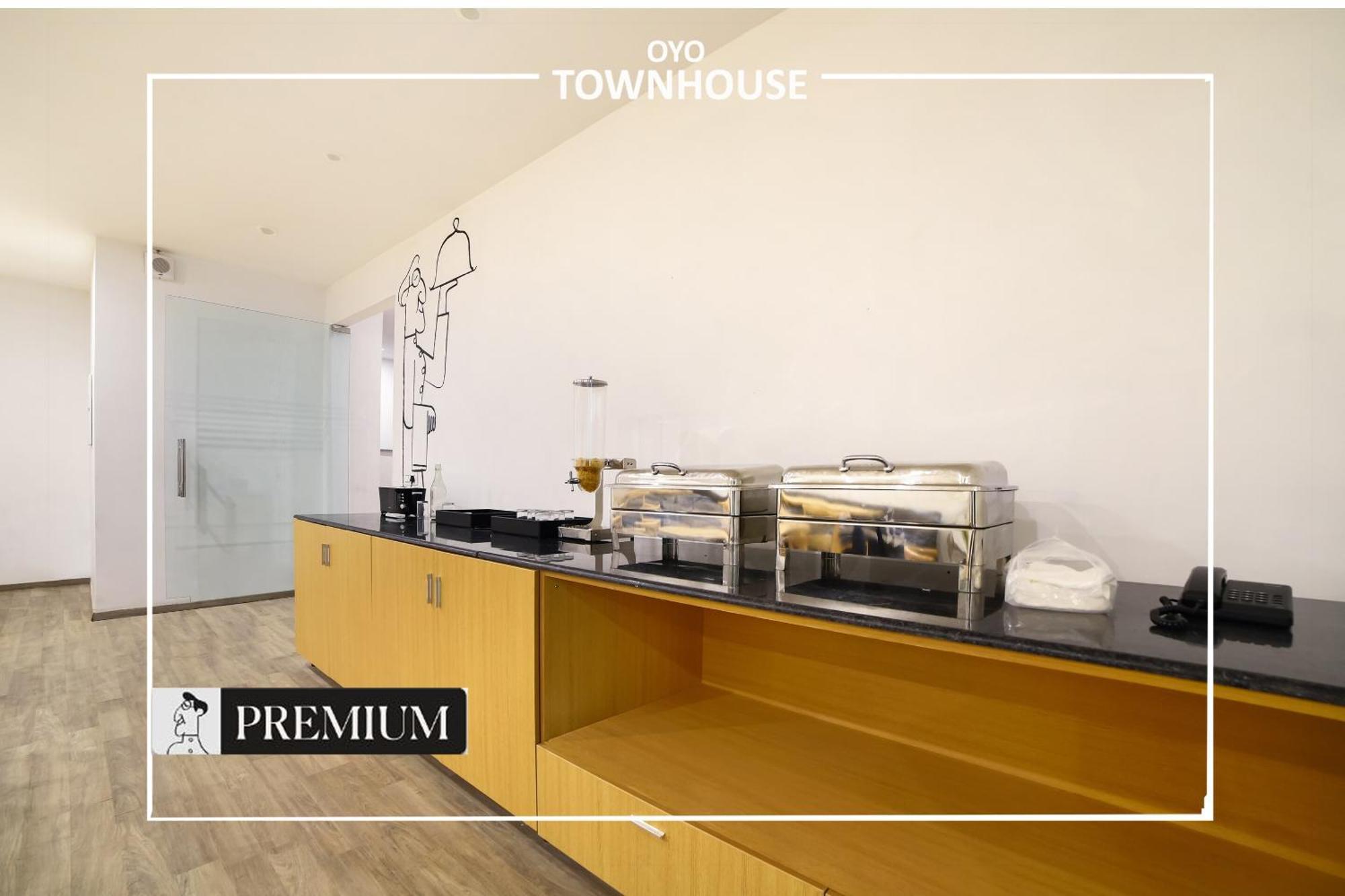 Oyo Townhouse 120 Shushant Lok Gurgaon Ngoại thất bức ảnh