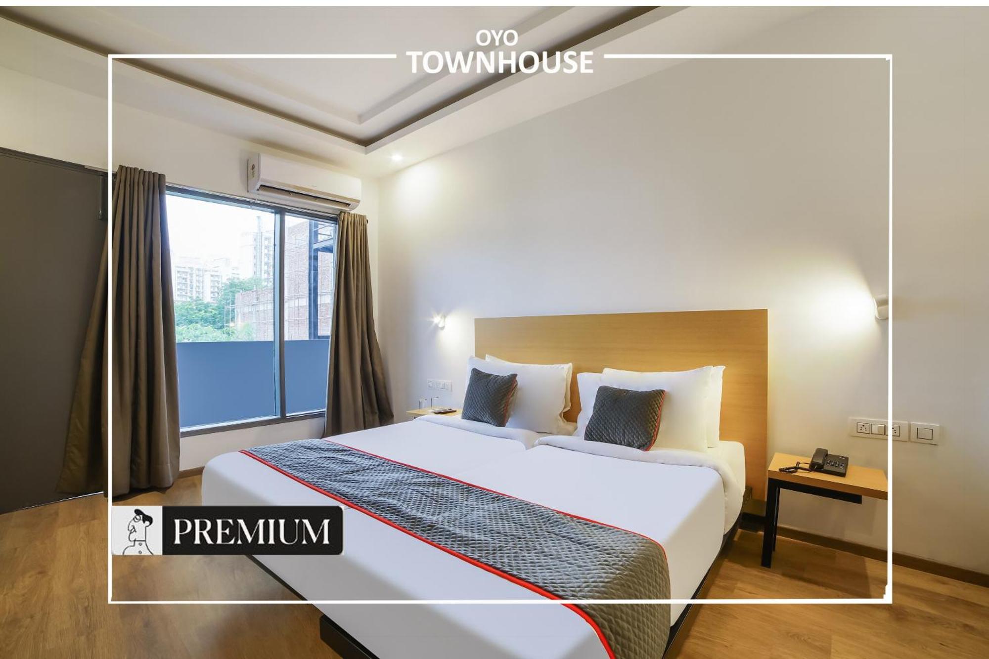 Oyo Townhouse 120 Shushant Lok Gurgaon Ngoại thất bức ảnh